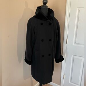 Chic Black Double-Breasted Coat
